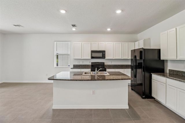 5323 LOBLOLLY LANE, Wildwood, FL 34785