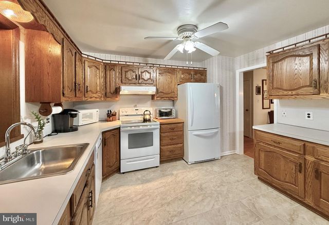 119 CEDAR LAKE DR, Williamstown, NJ 08094