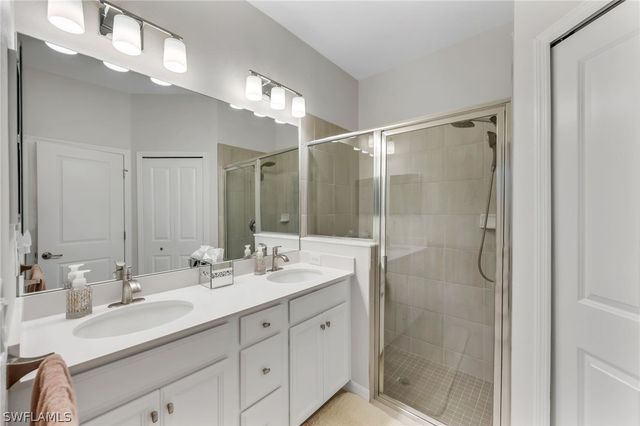 2543 Vine AVE, Naples, FL 34120