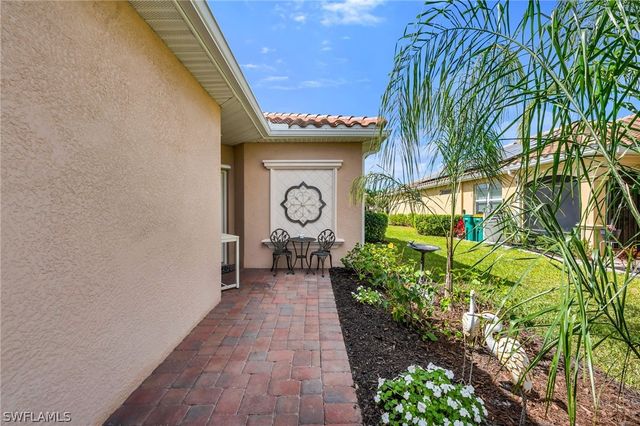 2543 Vine AVE, Naples, FL 34120