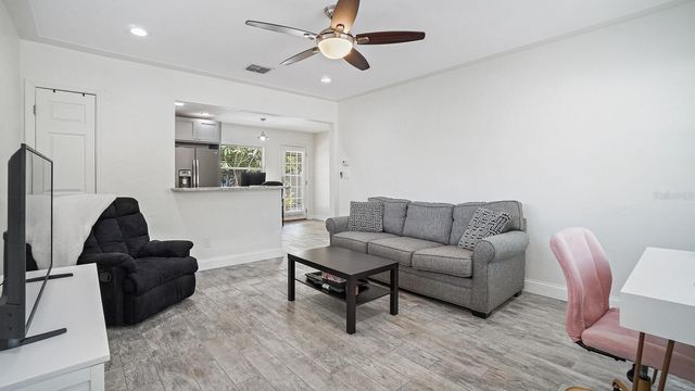 263 22ND STREET N, St Petersburg, FL 33713