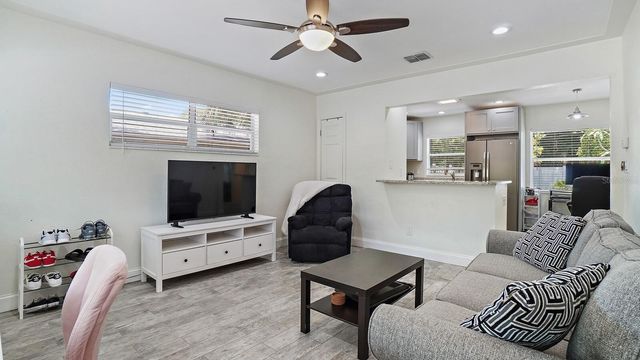 263 22ND STREET N, St Petersburg, FL 33713