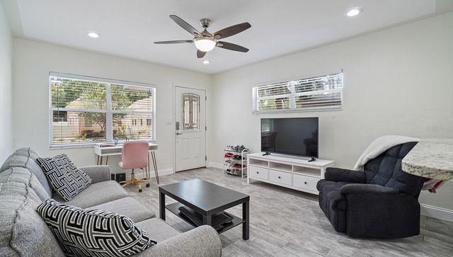 263 22ND STREET N, St Petersburg, FL 33713