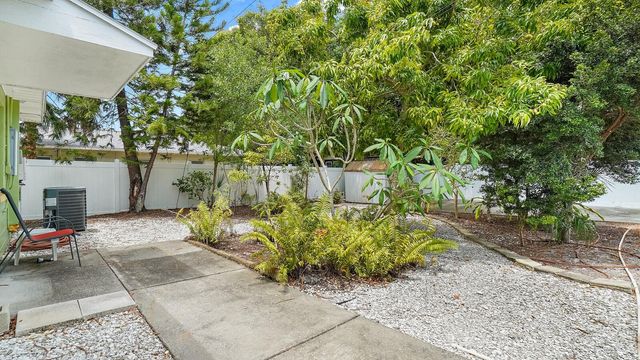 263 22ND STREET N, St Petersburg, FL 33713