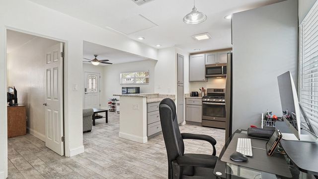 263 22ND STREET N, St Petersburg, FL 33713