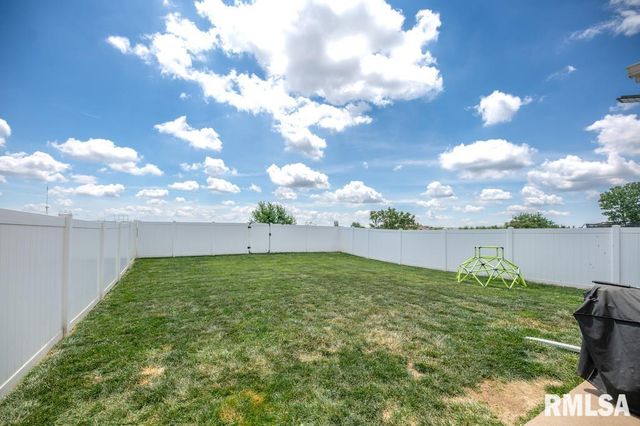 1622 SAVILE Lane, Washington, IL 61571