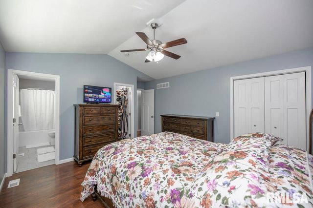 1622 SAVILE Lane, Washington, IL 61571