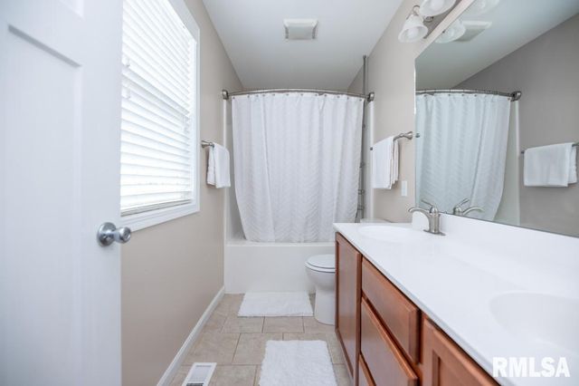 1622 SAVILE Lane, Washington, IL 61571
