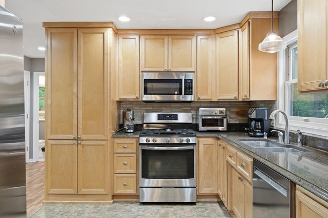 14901 Williston Lane, Minnetonka, MN 55345