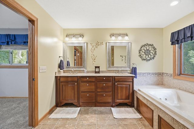 14901 Williston Lane, Minnetonka, MN 55345
