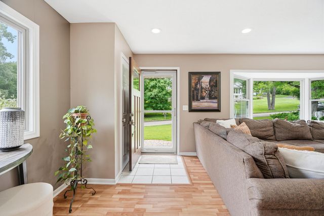 14901 Williston Lane, Minnetonka, MN 55345