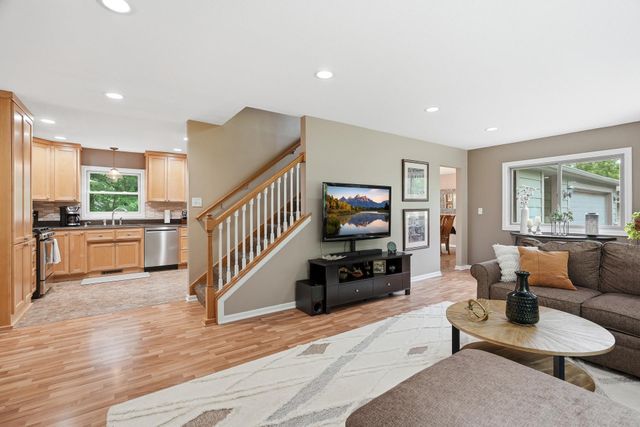 14901 Williston Lane, Minnetonka, MN 55345