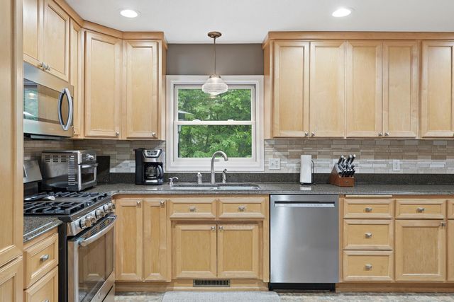 14901 Williston Lane, Minnetonka, MN 55345