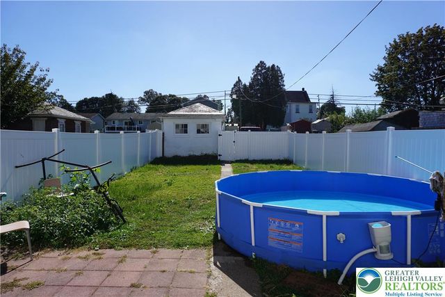 1074 West Berwick Street, Easton, PA 18042