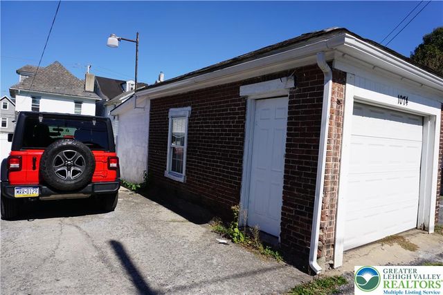 1074 West Berwick Street, Easton, PA 18042