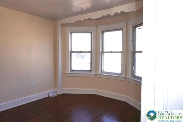 1074 West Berwick Street, Easton, PA 18042