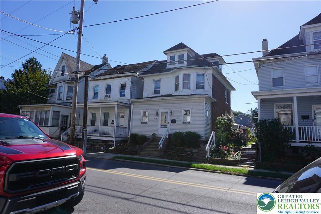 1074 West Berwick Street, Easton, PA 18042