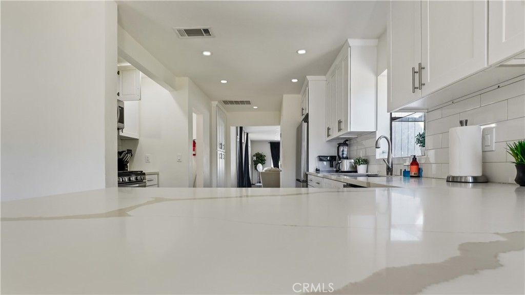 Image 11 of property listing at 7815 Fenwick, Los Angeles, CA 91040