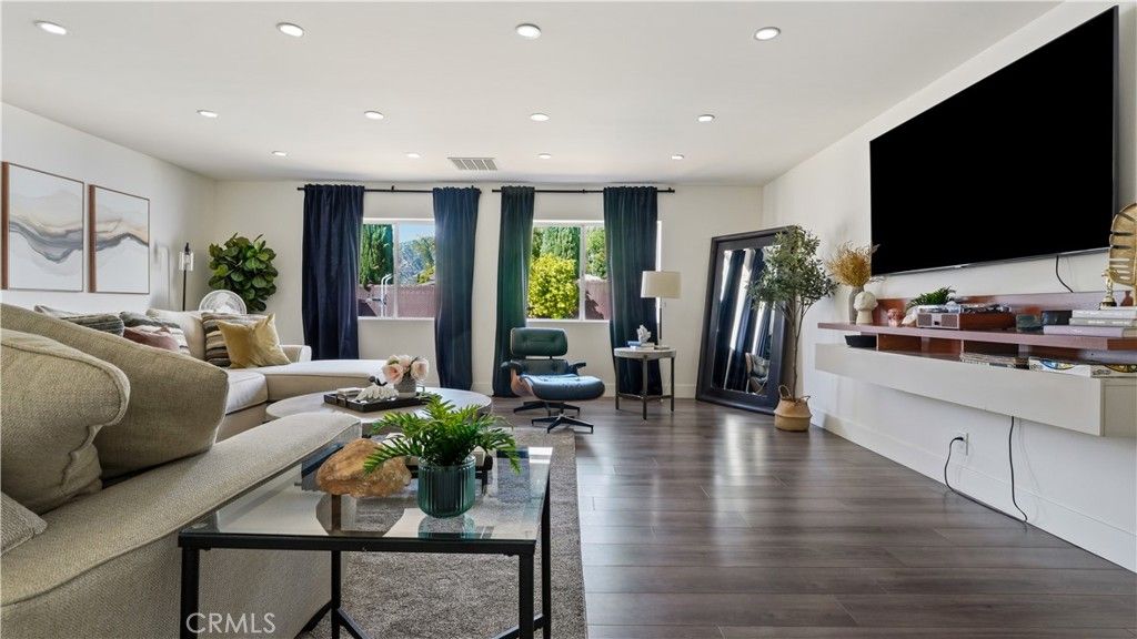 Image 25 of property listing at 7815 Fenwick, Los Angeles, CA 91040