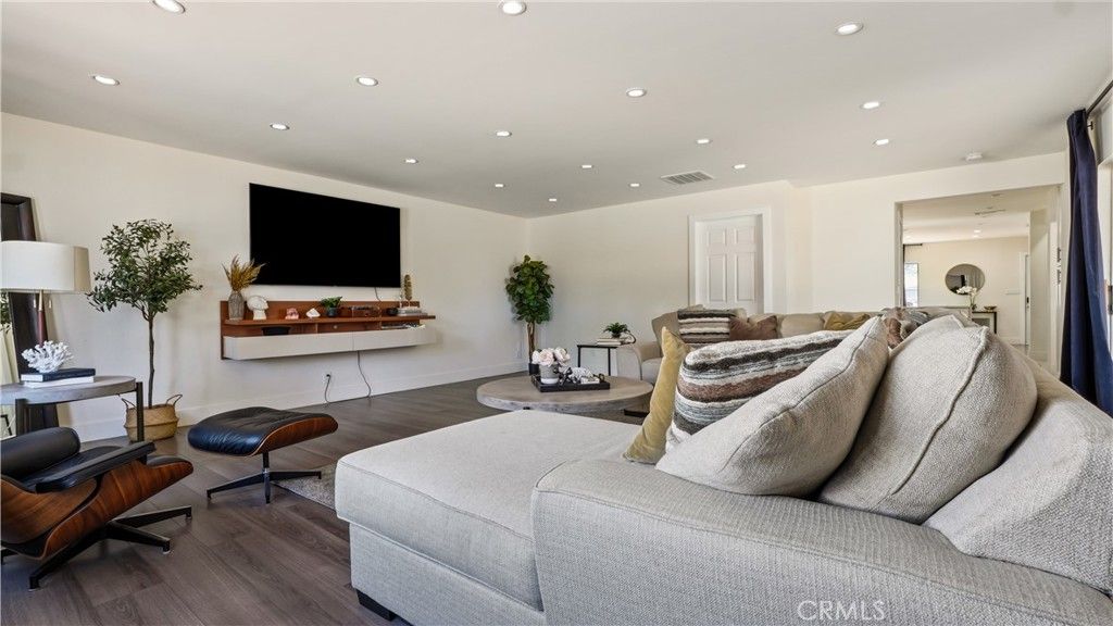 Image 26 of property listing at 7815 Fenwick, Los Angeles, CA 91040