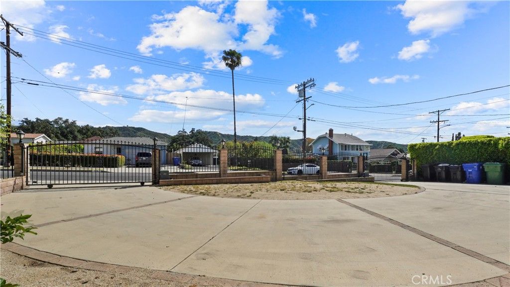 Image 4 of property listing at 7815 Fenwick, Los Angeles, CA 91040