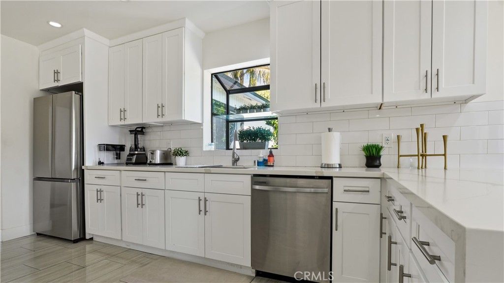 Image 70 of property listing at 7815 Fenwick, Los Angeles, CA 91040