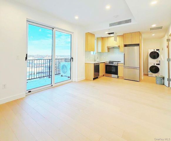 150-02 Northern Boulevard 4A, Flushing, NY 11354