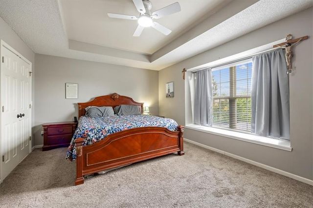 1300 SE Princeton Drive, Lee's Summit, MO 64081