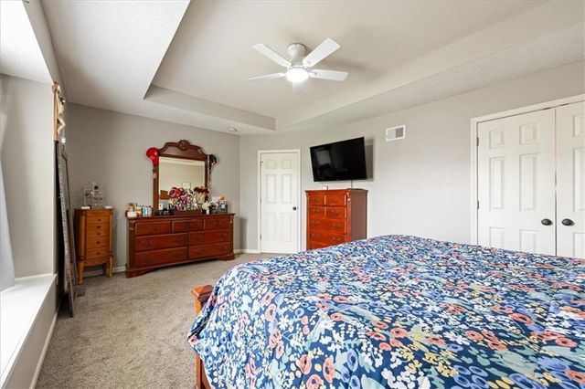 1300 SE Princeton Drive, Lee's Summit, MO 64081