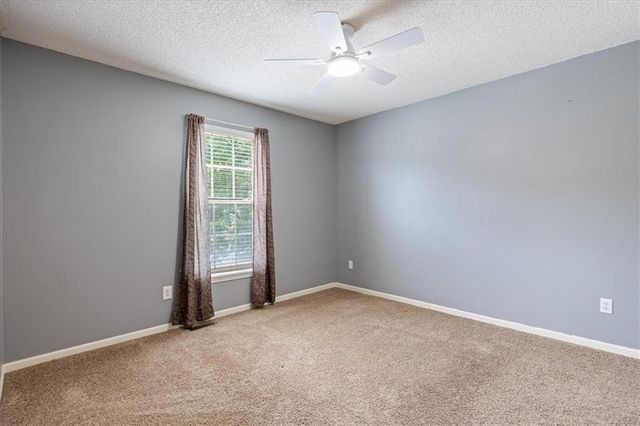 1300 SE Princeton Drive, Lee's Summit, MO 64081