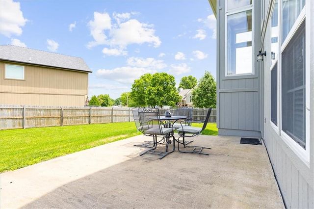 1300 SE Princeton Drive, Lee's Summit, MO 64081