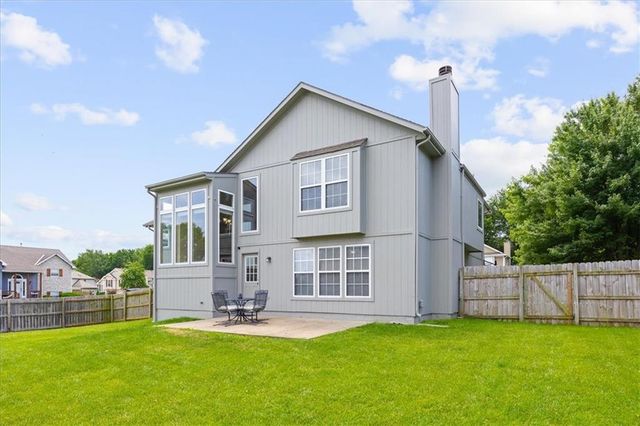 1300 SE Princeton Drive, Lee's Summit, MO 64081