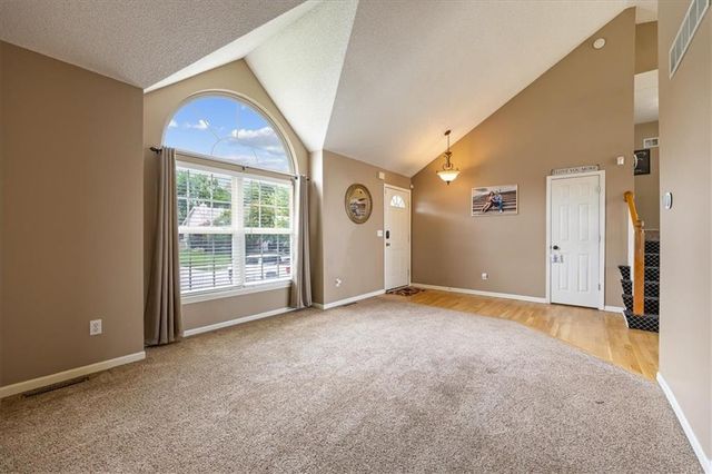1300 SE Princeton Drive, Lee's Summit, MO 64081