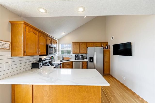 1300 SE Princeton Drive, Lee's Summit, MO 64081