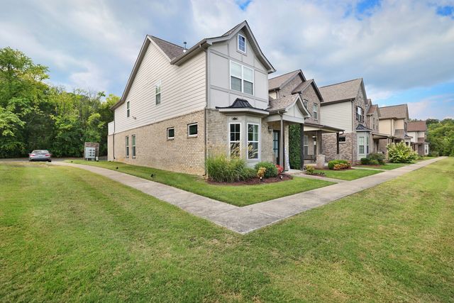 200 Cedar Place Row, Nashville, TN 37221