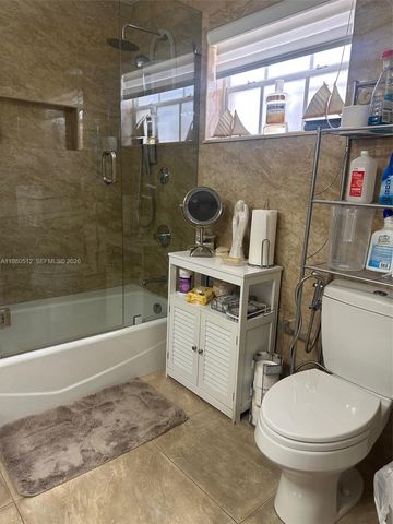 2501 W 73rd Pl, Hialeah, FL 33016