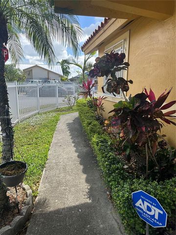 2501 W 73rd Pl, Hialeah, FL 33016