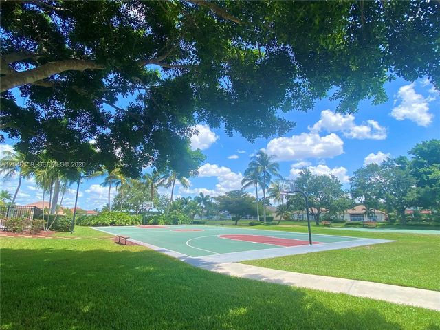 837 Tanglewood Cir ., Weston, FL 33327