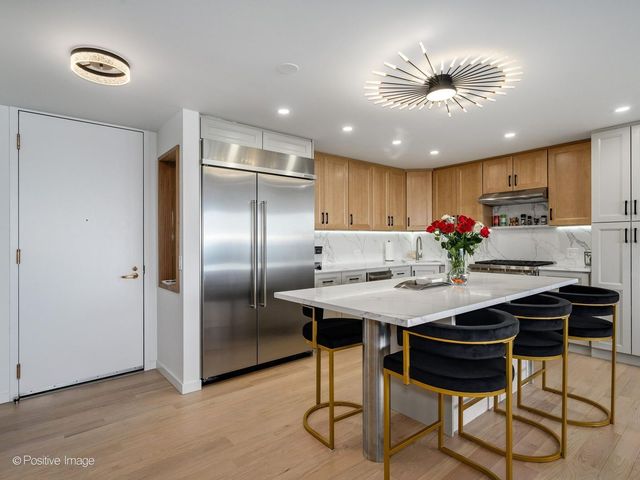 400 E Randolph Street 2613, Chicago, IL 60601