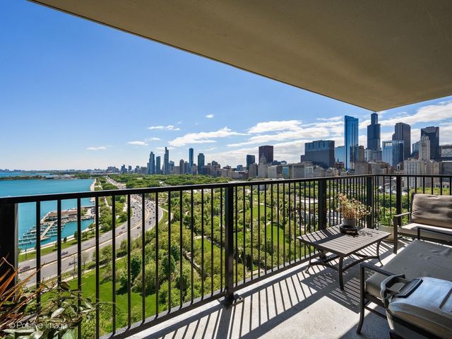 400 E Randolph Street 2613, Chicago, IL 60601