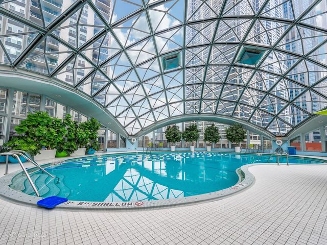 400 E Randolph Street 2613, Chicago, IL 60601