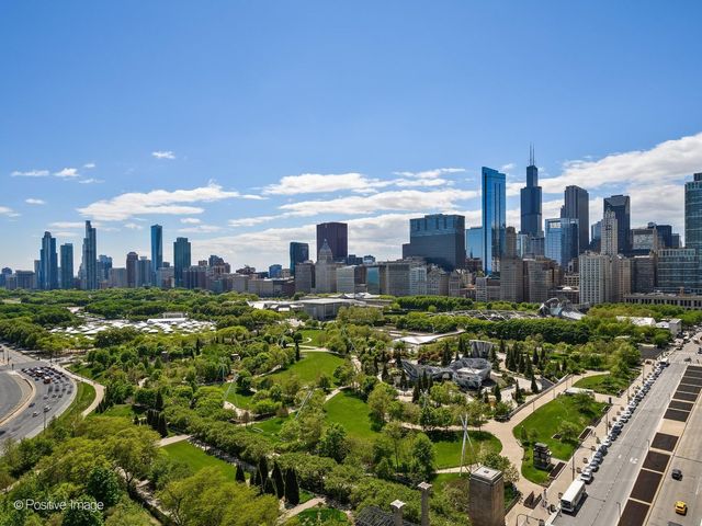 400 E Randolph Street 2613, Chicago, IL 60601