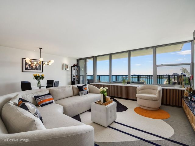 400 E Randolph Street 2613, Chicago, IL 60601