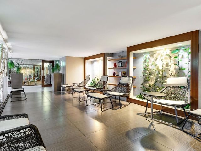 400 E Randolph Street 2613, Chicago, IL 60601