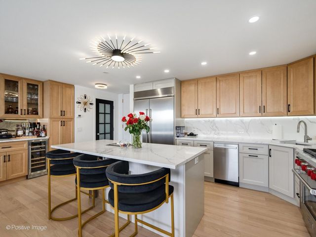 400 E Randolph Street 2613, Chicago, IL 60601