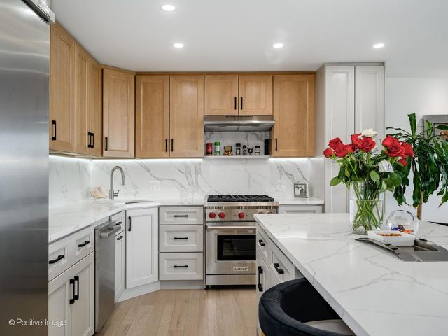 400 E Randolph Street 2613, Chicago, IL 60601