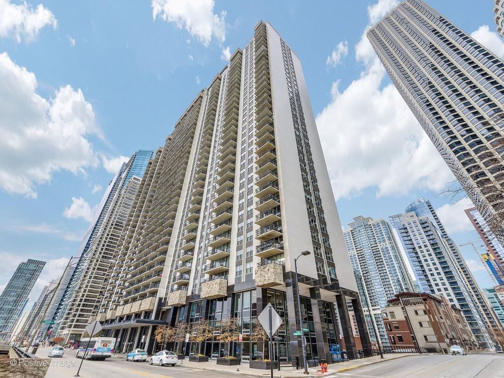 400 E Randolph Street 2613, Chicago, IL 60601