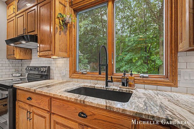 5577 Fieldstone Court, Middleville, MI 49333