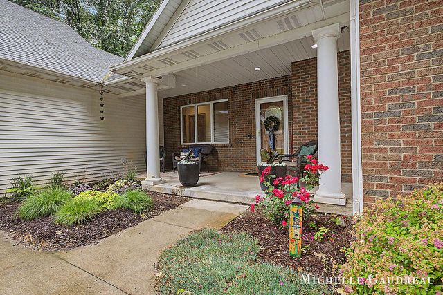 5577 Fieldstone Court, Middleville, MI 49333