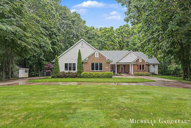 5577 Fieldstone Court, Middleville, MI 49333